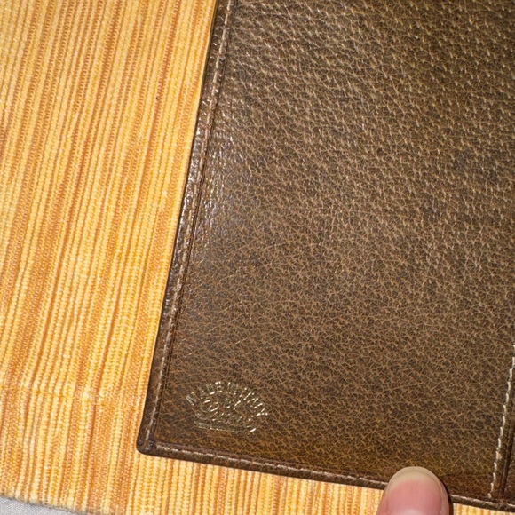 Gucci Dark Brown Leather Wallet with Gold Emblem part of the old Sherry line - Picture 3 of 7